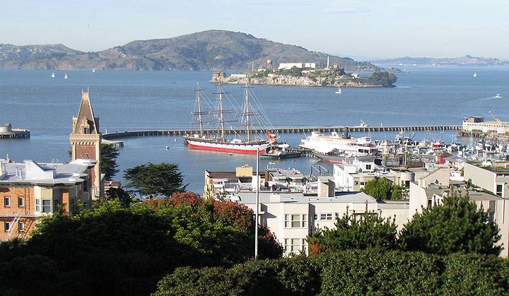 File:Balclutha-w-ghirardelli-sq-and-angel-island-big-view 2346.jpg