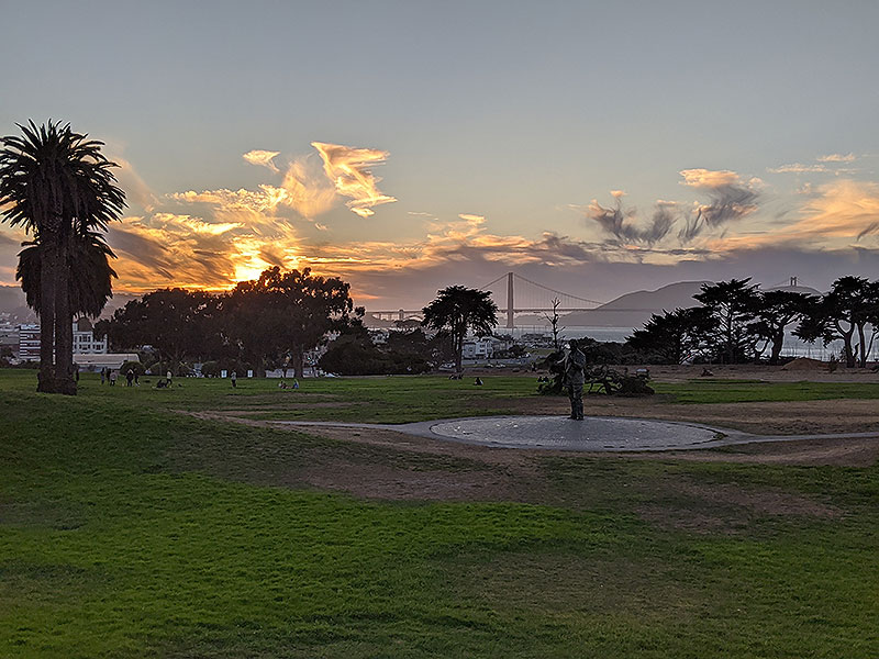 File:Ft-Mason-Burton-statue-sunset 20200921 190113.jpg