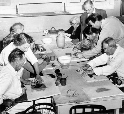 File:Laguna Honda ceramics class 1954 AAD-0172.jpg
