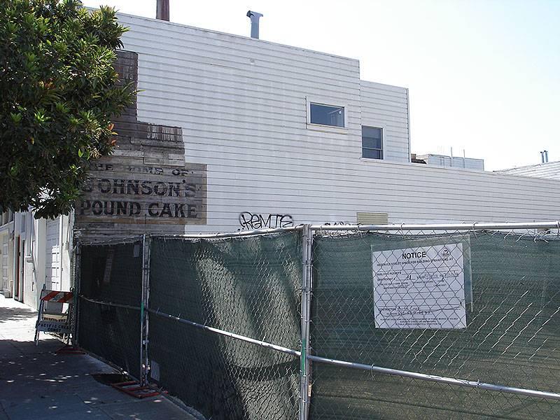 File:Johnsons-pound-cake-original-site 3662.jpg