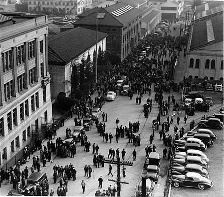 Workers-on-strike-outside-Bethlehem-Steel-at-20th-and-Illinois-streets-Jan-1941-AAC-6362.jpg