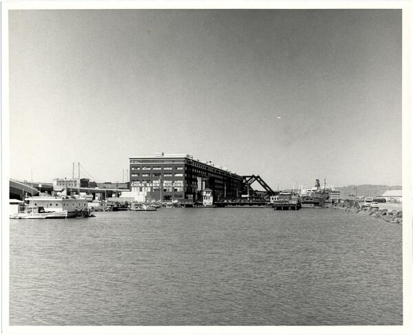 File:China Basin Building 1983 by Larry Moon AAB-6703.jpg