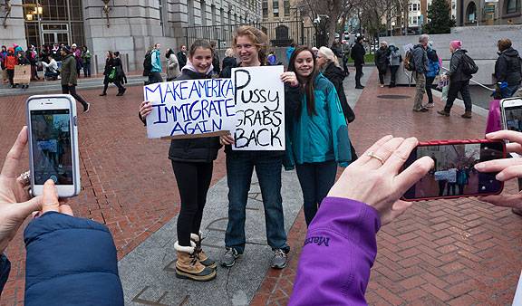 File:Make-America-Immigrate-Again-1080952.jpg