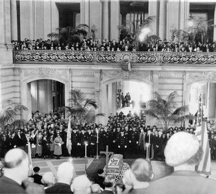 File:Funeral of annie laurie 1936 AAA-5641.jpg