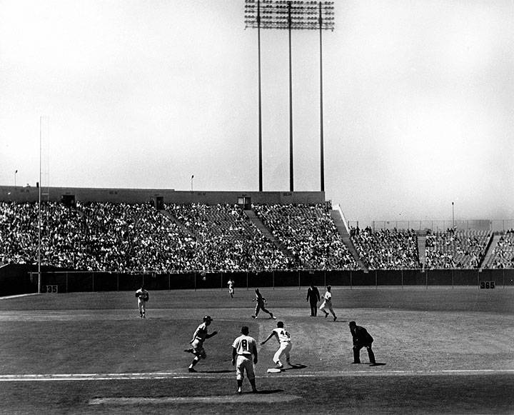 File:1965-Candlestick-Park-McCovery-makes-the-play-at-1st-Dave-Glass.jpg