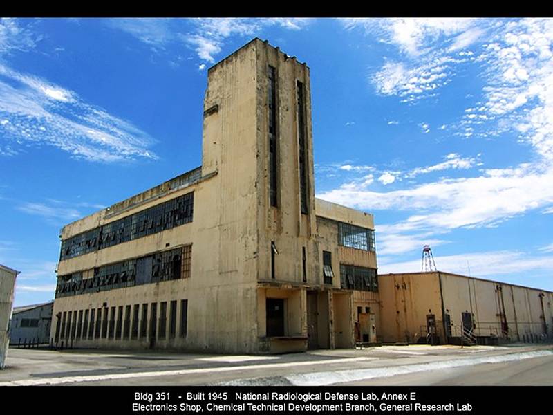 File:Bldg 351 radiological lab exterior.jpg