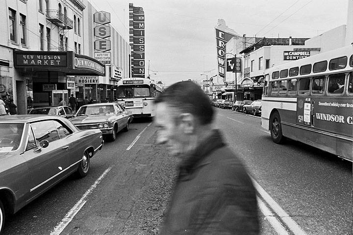 File:Mission-St-south-from-22nd-with-old-man-walking-across 1214 Chuck-Gould.jpg