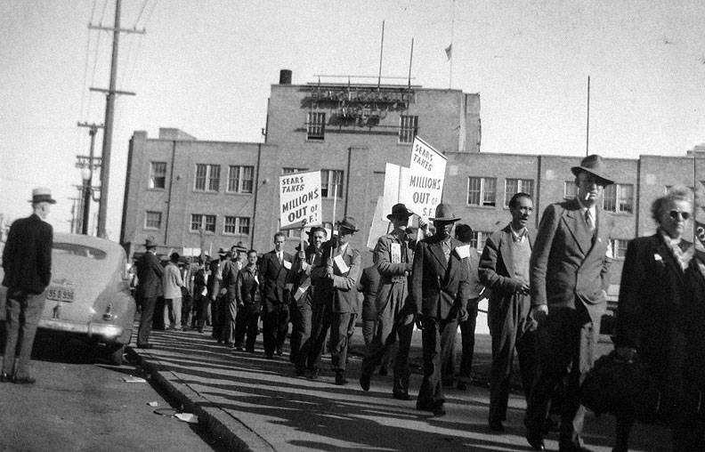 Sears-picket-line-CLS-collection-Labor-Archives-c-1948 6474.jpg