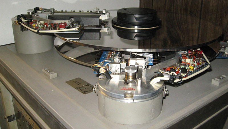 File:HS-100-deck-ampex Telecine-guy-Wikimedia-commons.jpg