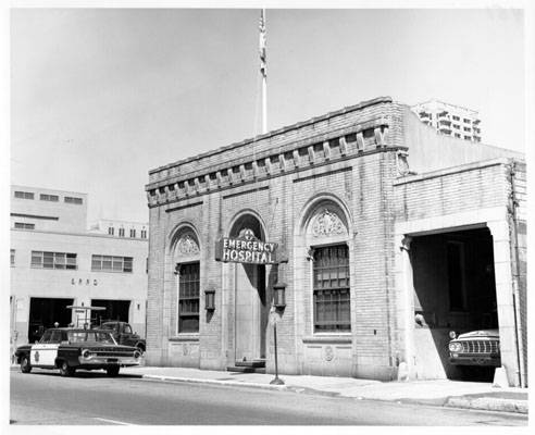Emergency Hospital at Sacramento and Drumm streets aug 15 1964 AAD-0077.jpg