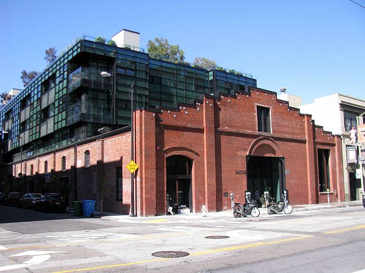File:Old-brick-powerhouse-on-townsend-converted-with-glass-offices 5873.jpg