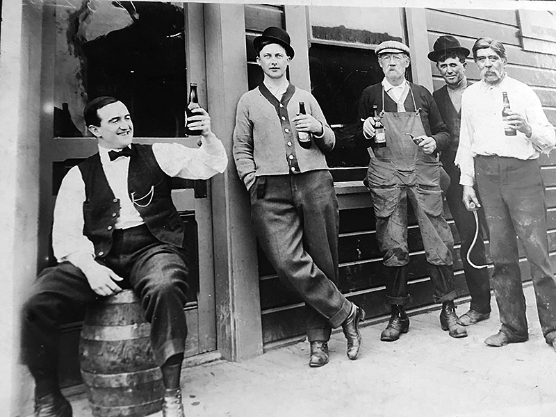 File:17th-and-Folsom-Enterprise-Brewing-Co-workers-via-Mark-McCloud.jpg