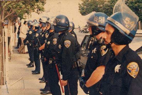 Castro-sweep-police-riot-gerardkoskovich-sanfrancisco-copblock-3.jpg