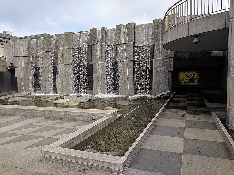 File:MLK-memorial 175440.jpg