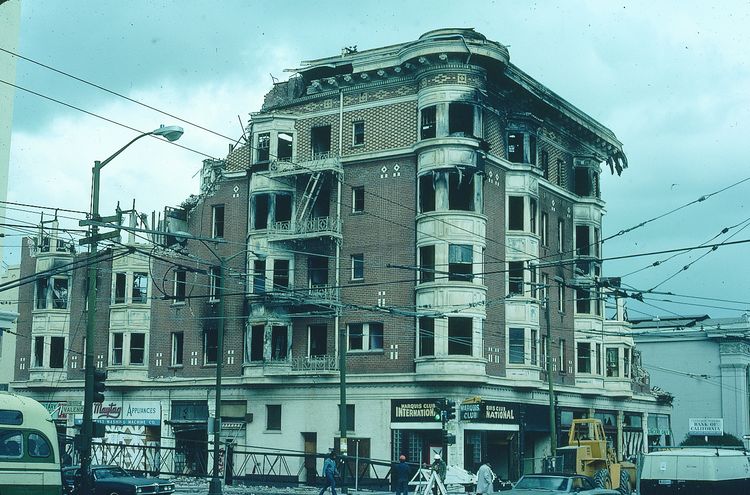 File:Fire damage to Gartland Apts 1976 Kirkeberg 1478362.750x.png