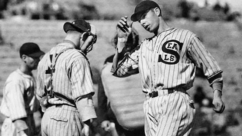 File:Young-Joe-Dimaggio-in-Seals-uniform-during-game-c-1930s.jpg