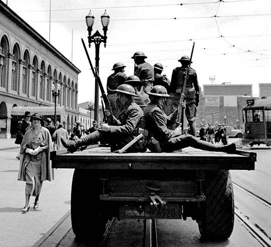 File:1934 national guard on patrol during san fran strike.jpg