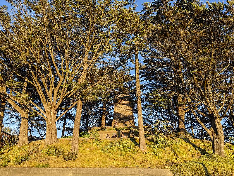 File:Mt-Olympus-pedestal-in-trees-April-2020 20200414 191337.jpg