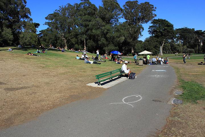 File:Hippie-Hill 4485.jpg