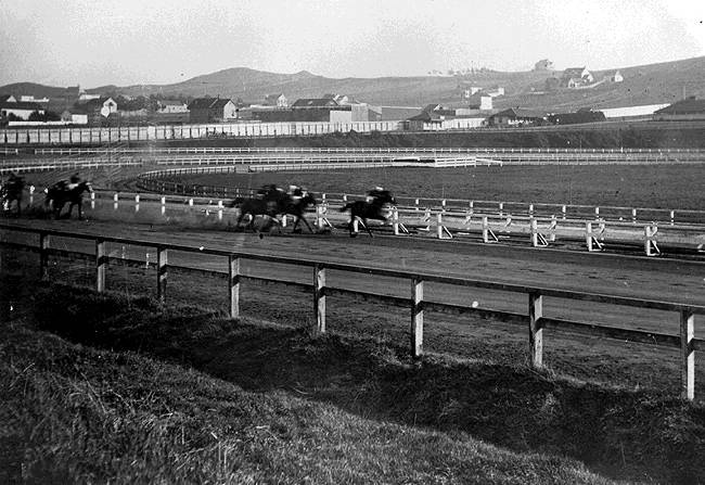 Ingleside-racetrack-se-1900s-horserace.jpg