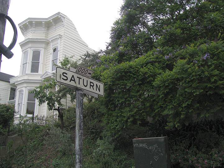 File:Saturn-steps-sign 0933.jpg
