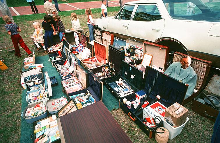 File:Antfarm 10 flea-market.jpg