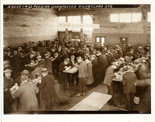 File:Feeding unemployed Rich and Clara Sts 1932 AAF-0599.jpg