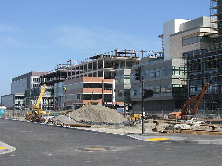 File:Mission-bay-campus-under-construction-may-2009 9100.jpg