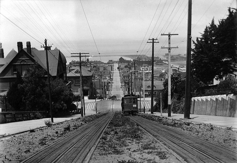 File:U00029-SFMTA 1903-Fillmore-counterbalance-cars.jpg