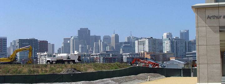 File:View-of-skyline-from-Mission-Bay-w-construction-in-foreground 9105.jpg