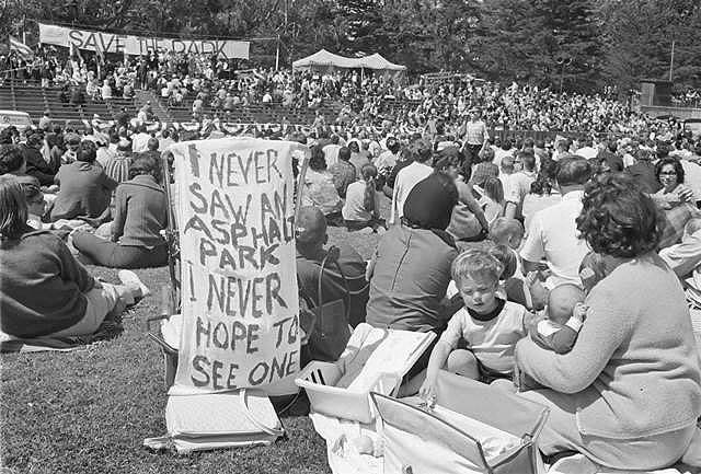 File:Save-the-Park-rally-in-Golden-Gate-Park-to-stop-a-freeway-from-being-built-on-Panhandle-Parkway,-May-17,-1964-BANC-PIC-2006.029-138858.17.jpg