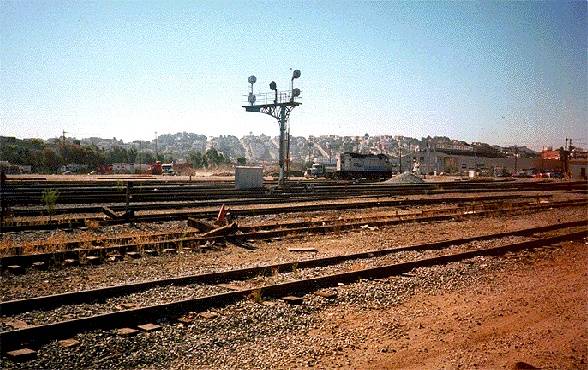 File:Pothill$caltrain-railyards-1997.jpg