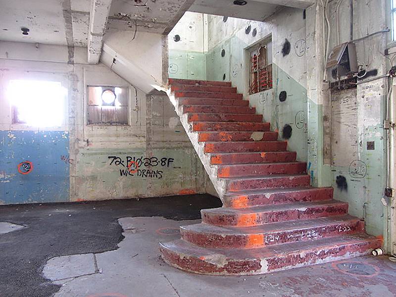 File:Bldg 146 industrial photo and lab.jpg