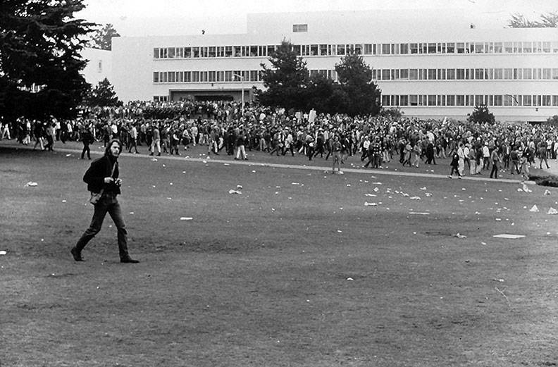 Sfsu-strike-quad-photographer drescher.jpg