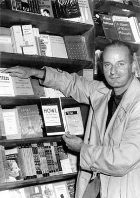 File:Ferlinghetti in city lights with howl.jpg