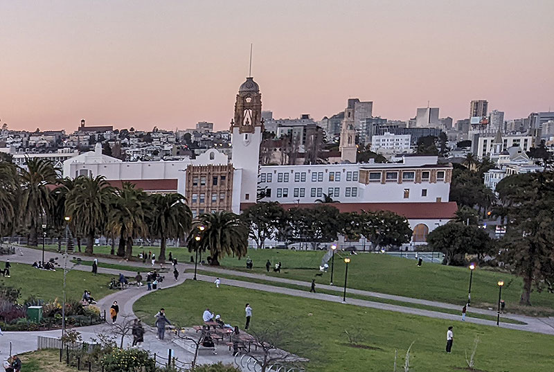 File:Mission-High-dusk 20220216 015025359.jpg
