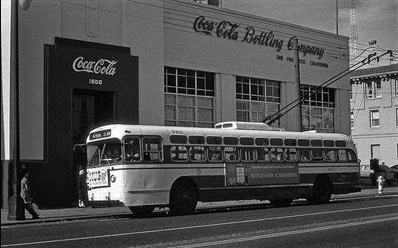 File:Coca-Cola-front-on-Mission-near-11th-c-1960s.jpg
