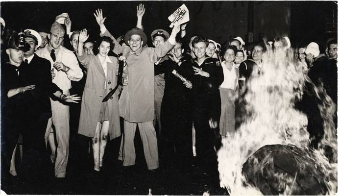Celebration end of WWII Aug 15 1945 bonfire on Market aad-8959.jpg