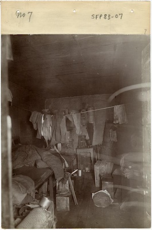 File:Interior of living quarters in Chinatown pre plague.jpg
