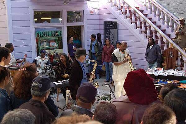 File:Markus-books-jazz-concert.jpg