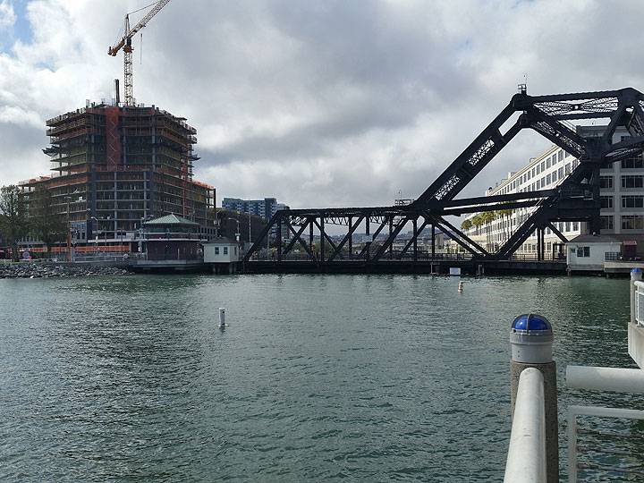 File:Thrid-Street-bridge-at-high-tide 20161015 115821.jpg