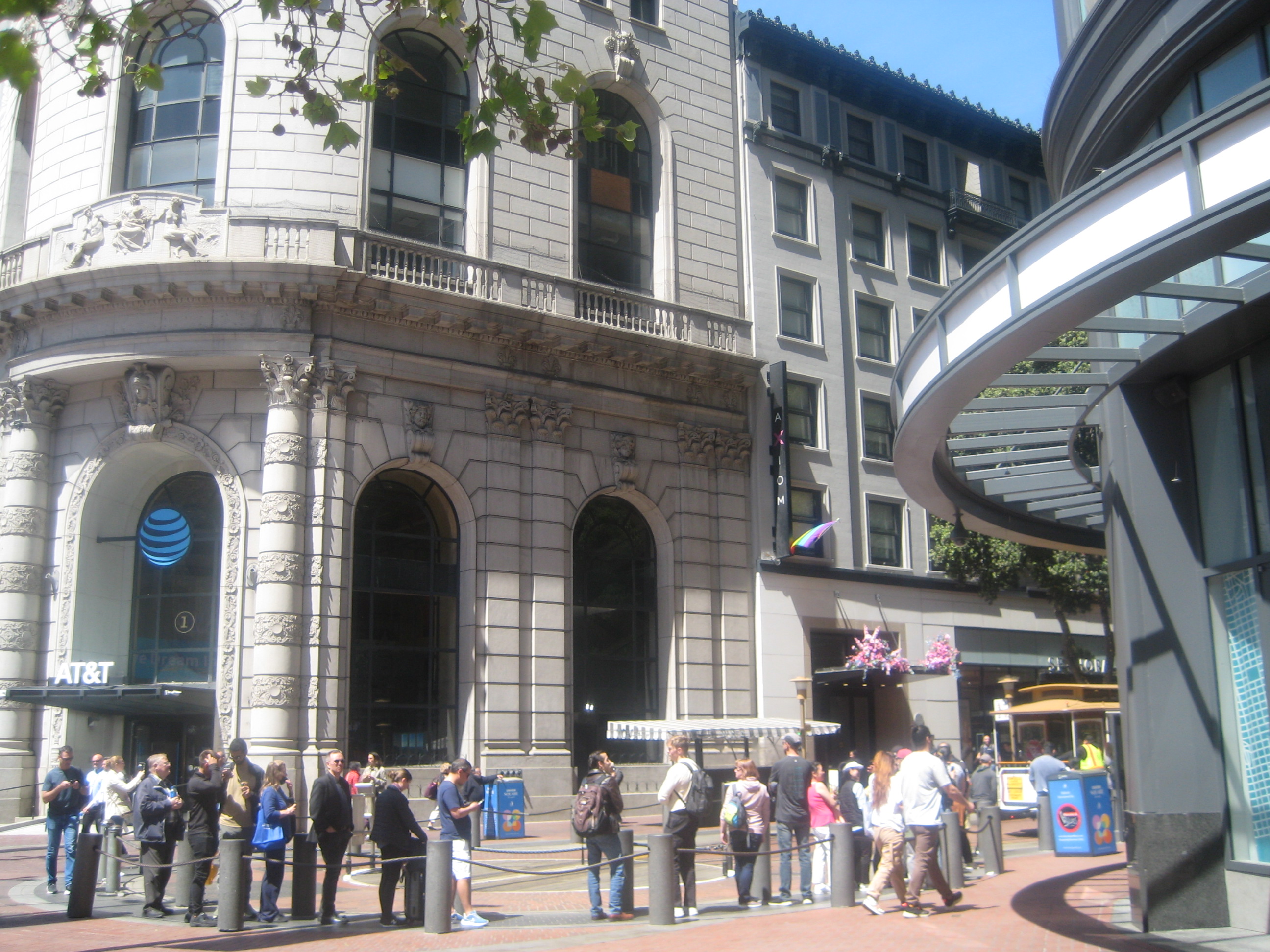 Powell and Market Cable Car Turnaround.2023.JPG