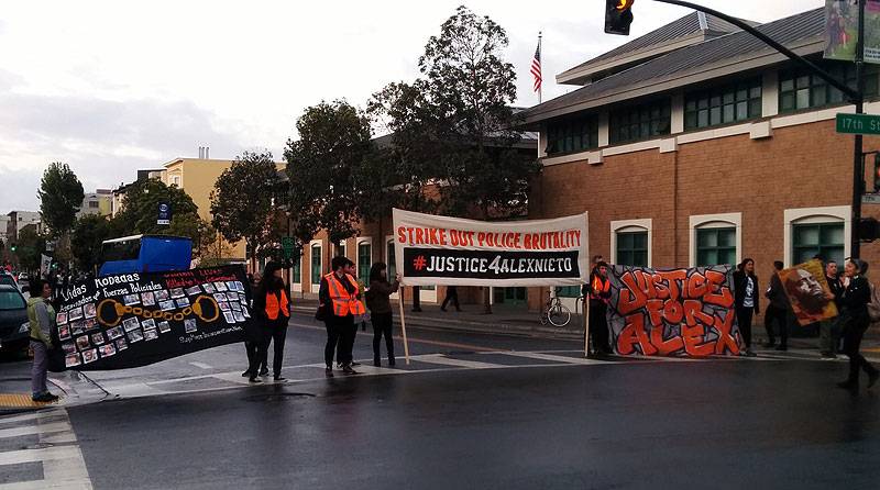 File:Ebay-bus-blockade 20150323 073247.jpg