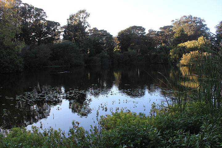 File:Chain-of-lakes 4592.jpg