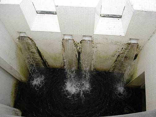 File:Sunol-water-pouring7285.jpg