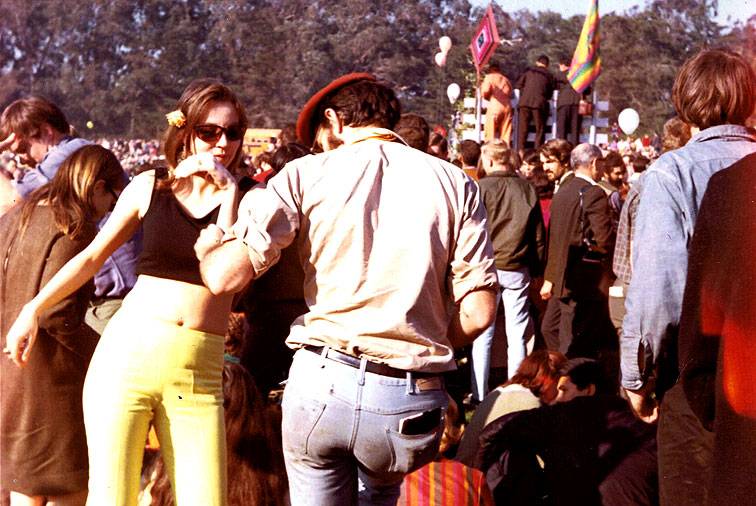 File:Be-in 1 dancing.jpg