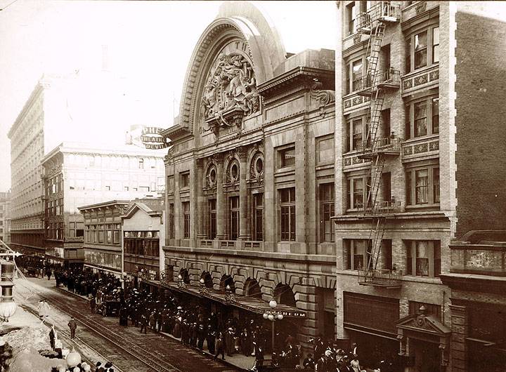 File:Orpheum-w-crowd-on-OFarrell-c-1910s.jpg