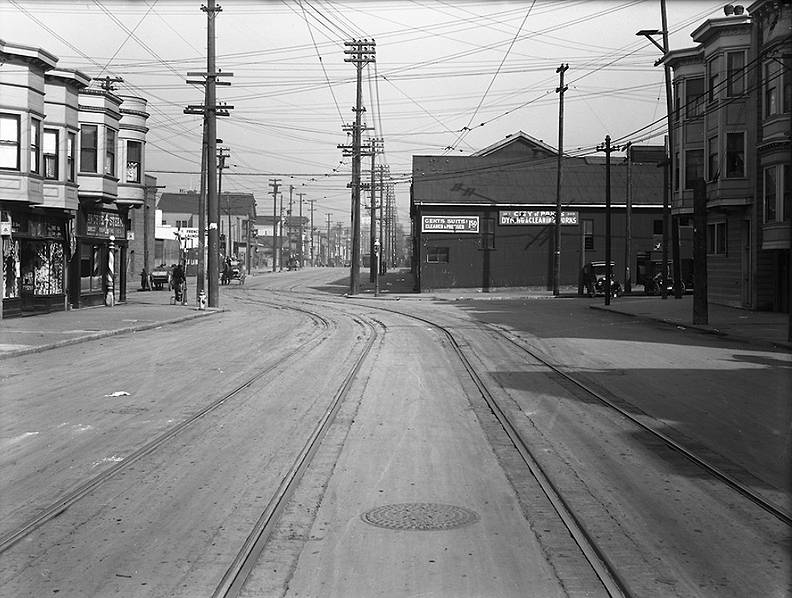 File:Bryant-at-20th-north March-13-1918 U06051.jpg