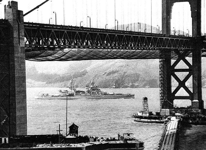 File:Warship-under-GGBridge-and-Ft-Point-1940s.jpg