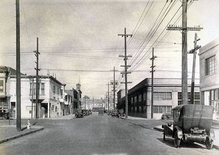 File:East-on-13th-St.-from-Folsom-St.-Aug.-1927.jpg